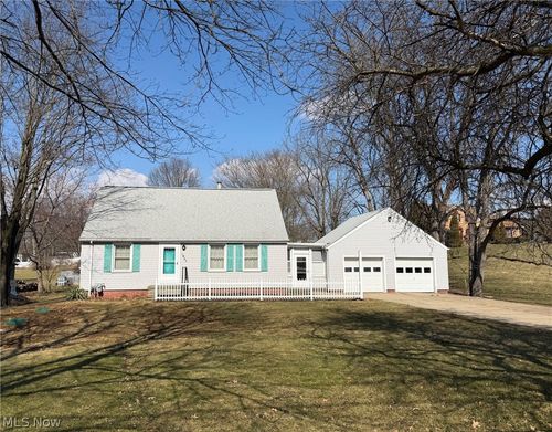 2229 Schneider St Nw, North Canton, OH, 44720-3956 | Card Image