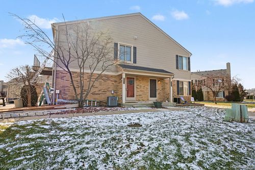 44643 Connecticut Ct, Clinton Twp, MI, 48038-1077 | Card Image