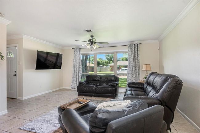 No carpet here, and plenty of natural light. | Image 7