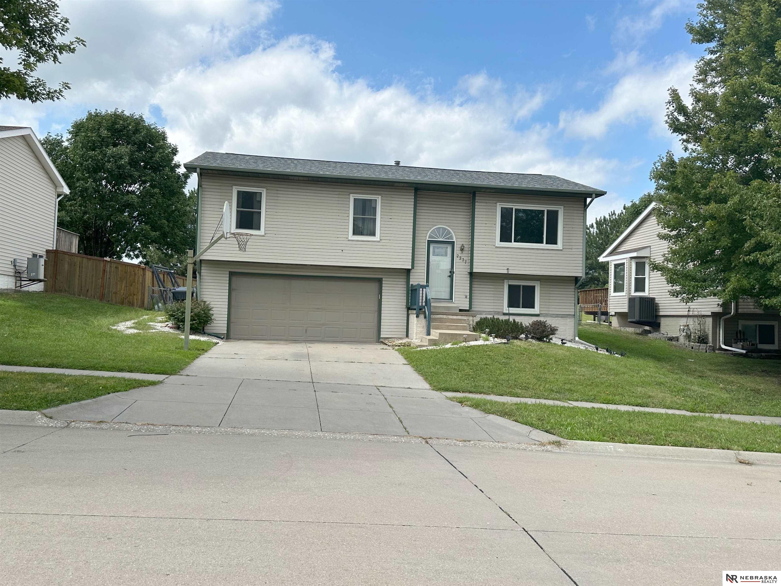 9th St, Lincoln, NE 68521