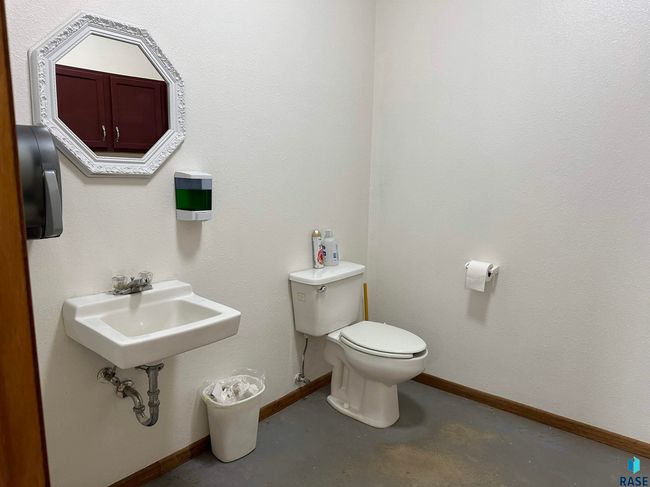 700 6th St, Home with 0 bedrooms, 2 bathrooms and null parking in Freeman SD | Image 23
