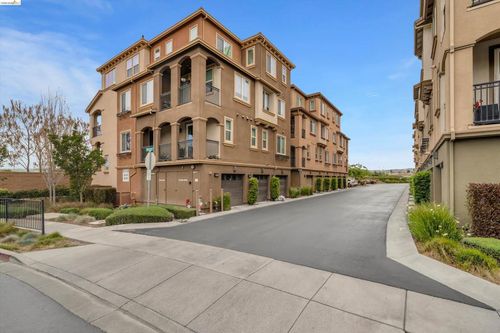 5659 Daylily St, Newark, CA, 94560-4884 | Card Image