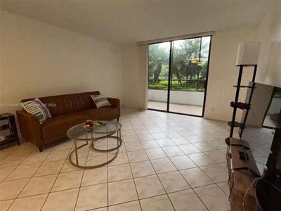 118 - 600 Three Islands Blvd, Condo with 1 bedrooms, 1 bathrooms and null parking in Hallandale Beach FL | Image 3