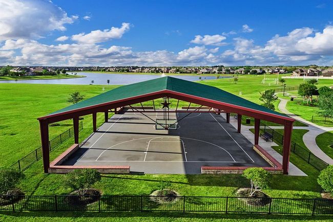 10518 Sutter Creek Dr, House other with 3 bedrooms, 2 bathrooms and 2 parking in Iowa Colony TX | Image 14