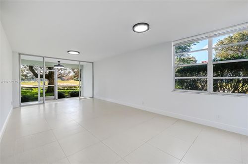 apt-104-9471 Evergreen Pl, Davie, FL, 33324-4318 | Card Image