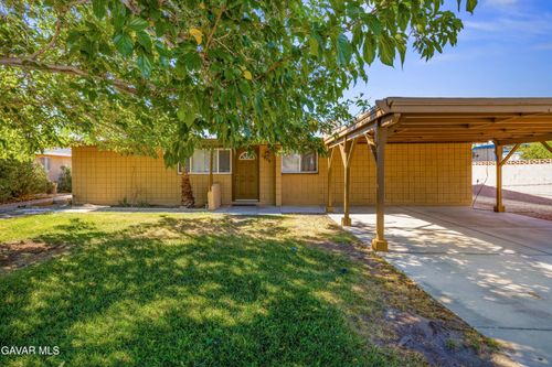 1824 W Avenue K4, Lancaster, CA, 93534-5935 | Card Image