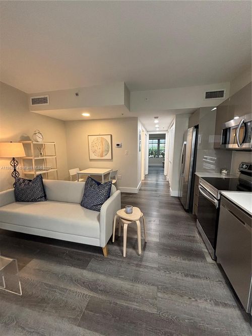 111-435 21st St, Miami Beach, FL, 33139-1704 | Card Image