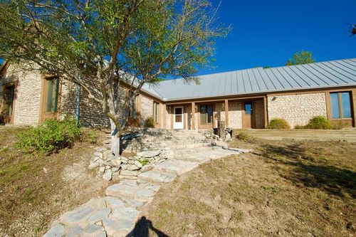 333 Secret Valley Dr, Kerrville, TX, 78028-7029 | Card Image