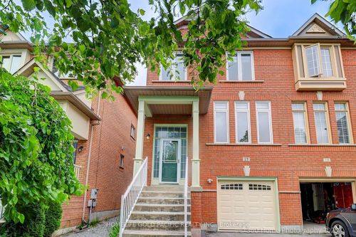 17 Mccaul St, Markham, ON, L6C2E5 | Card Image