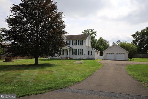 3244 Skippack Pike, LANSDALE, PA, 19446-5835 | Card Image