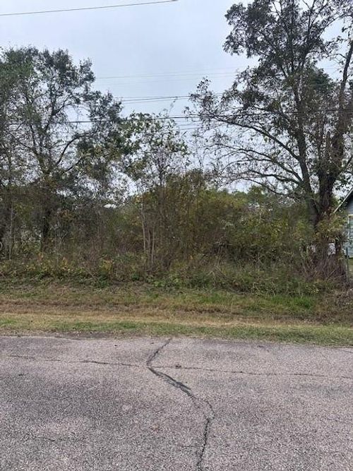 2618 Avenue I, Dickinson, TX, 77539-4845 | Card Image