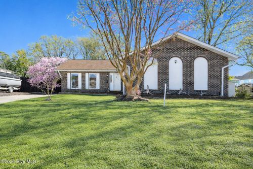 104 Se 16th St, Oak Island, NC, 28465-6560 | Card Image