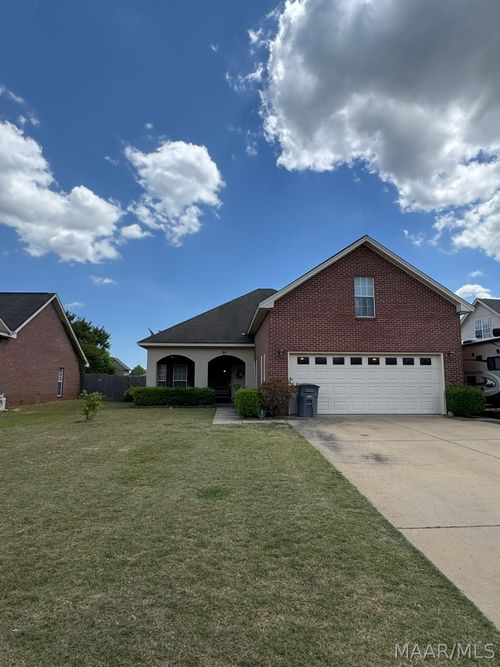 86 Sterling Dr, Elmore, AL, 36025-1825 | Card Image