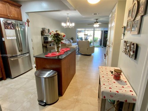 7h-3321 Farragut St, Hollywood, FL, 33021-3145 | Card Image