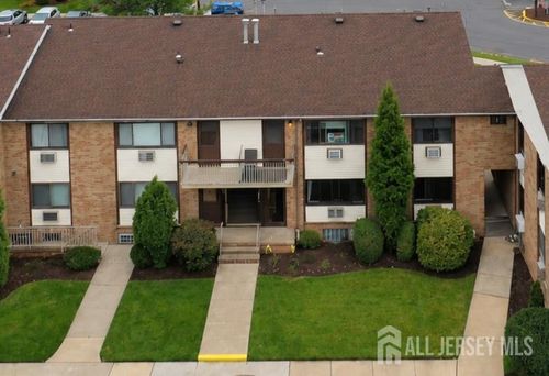 713 Cricket Ln, Woodbridge, NJ, 07095-1555 | Card Image