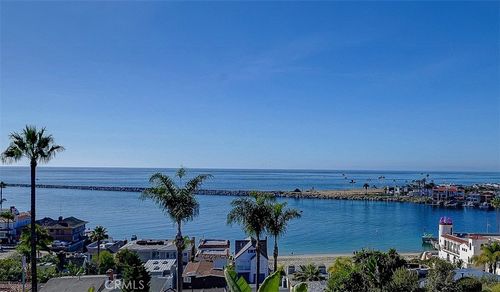 2614 Ocean Blvd, Corona del Mar, CA, 92625-2830 | Card Image