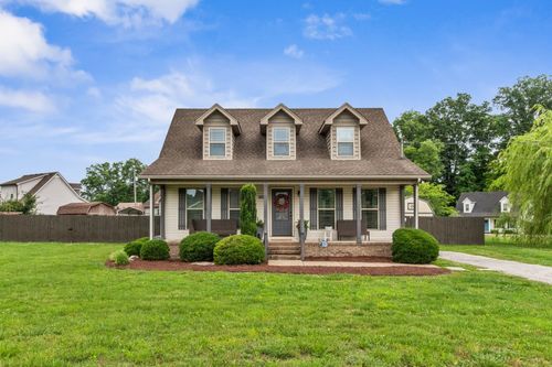 415 Daytona Dr, Cornersville, TN, 37047-5064 | Card Image