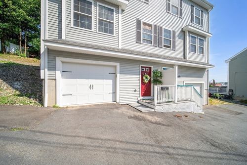 5-105 Prospect St, Lawrence, MA, 01841-2820 | Card Image