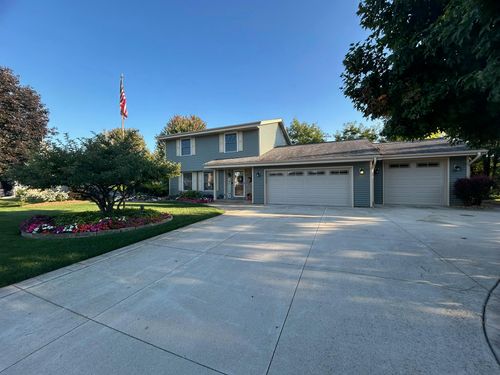 S76W16205 Bridgeport Way, Muskego, WI, 53150-8636 | Card Image