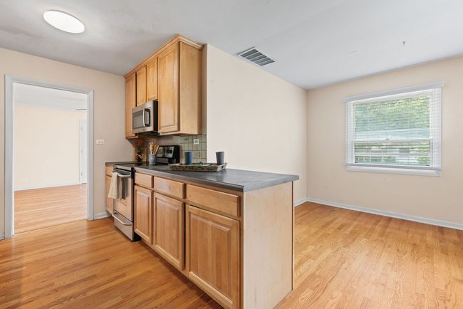 532 Apache Ln, House other with 3 bedrooms, 2 bathrooms and 1 parking in Carol Stream IL | Image 5