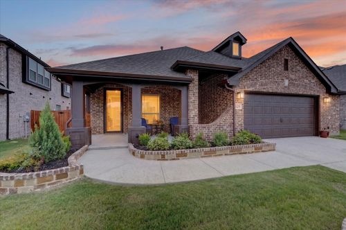 326 Atlas Cedar Dr, Glenn Heights, TX, 75154-7948 | Card Image
