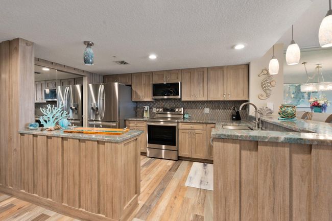 APT-3-4 - 5051 N Highway A1a, Condo with 3 bedrooms, 2 bathrooms and null parking in Hutchinson Island FL | Image 4