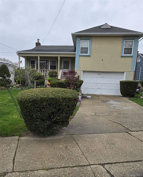 2544 Bayswater Avenue, New York, NY, 11691 | Card Image