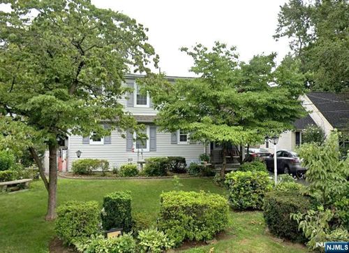 43 Colonial Pkwy, Dumont, NJ, 07628-2604 | Card Image