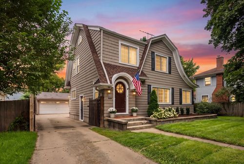 1115 W State St, Geneva, IL, 60134-2057 | Card Image