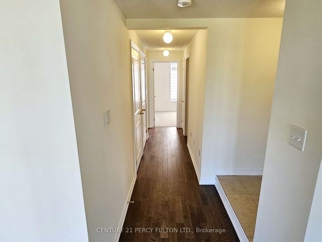 107 - 2540 William Jackson Dr, Condo with 2 bedrooms, 2 bathrooms and 3 parking in Pickering ON | Image 8