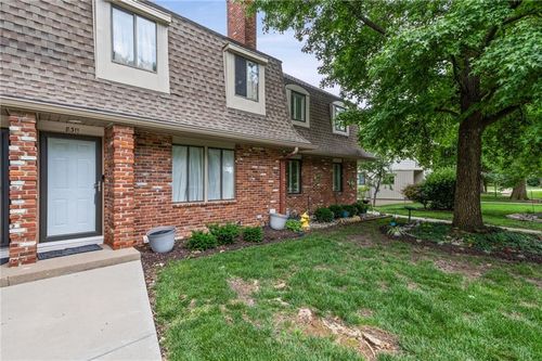 8311 Nw Waukomis Dr, Kansas City, MO, 64151-1035 | Card Image