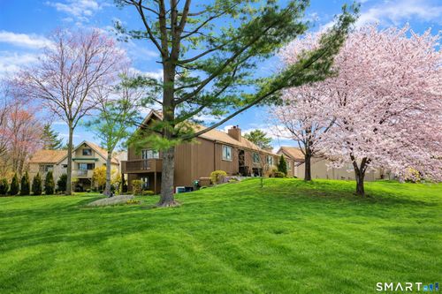 b-72 Dakota Ln, Stratford, CT, 06614-8185 | Card Image