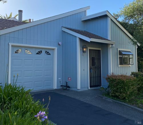 28 Acorn Cir, Petaluma, CA, 94952-6308 | Card Image