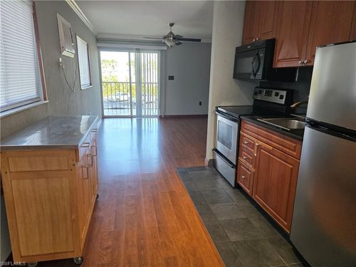 205-8162 Country Rd, FORT MYERS, FL, 33919 | Card Image