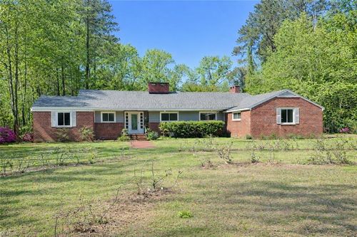 201 Robinhood Rd, Franklin, VA, 23851-2719 | Card Image