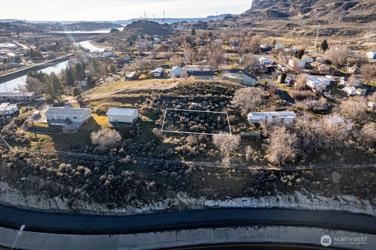 Land in Grand Coulee 3
