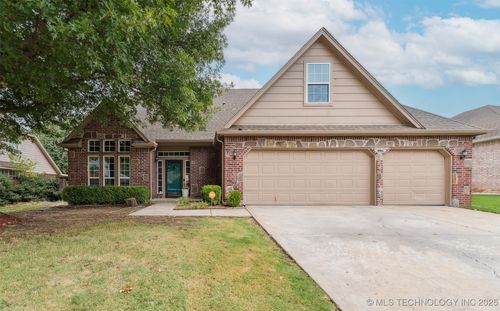 409 Palm Ave, Broken Arrow, OK, 74012-2135 | Card Image