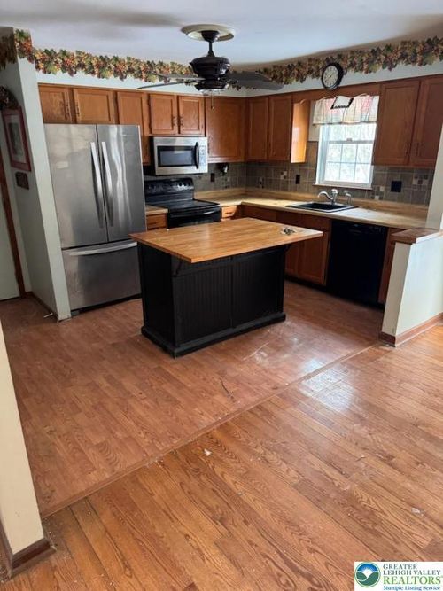 1739 Wendy Lane, Bethlehem City, PA, 18017 | Card Image