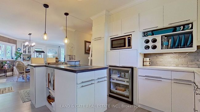 92 N Murray St, House other with 3 bedrooms, 3 bathrooms and 5 parking in Quinte West ON | Image 4