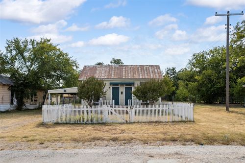 904 Ave F, Cisco, TX, 76437 | Card Image