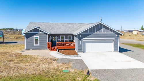 57654 Christmas Tree Rd, Christmas Valley, OR, 97641-2271 | Card Image
