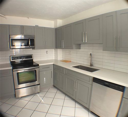 610-12590 Ne 16th Ave, North Miami, FL, 33161-6021 | Card Image