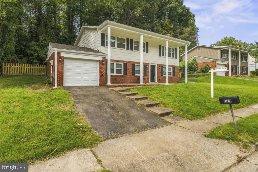 Residential in WOODBRIDGE 3