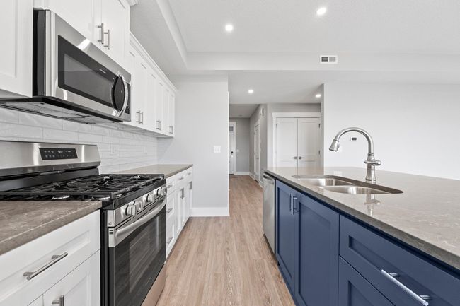 27 Lane 345 Crooked Lk, Condo with 3 bedrooms, 3 bathrooms and null parking in Angola IN | Image 5