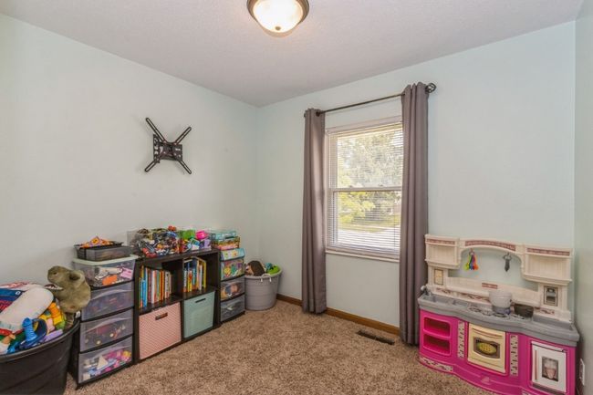 5817 Underwood Ave Sw, House other with 4 bedrooms, 2 bathrooms and null parking in Cedar Rapids IA | Image 16