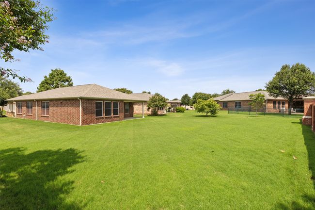 Huge backyard | Image 27
