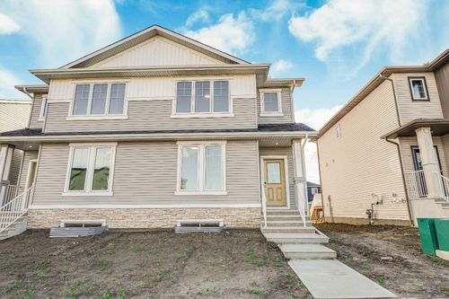 129 Bridgeport Gate, Home with 3 bedrooms, 3 bathrooms and 2 parking in Chestermere AB | Card Image