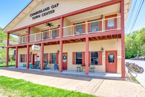 4-704 Brooklyn St, Cumberland Gap, TN, 37724-4775 | Card Image