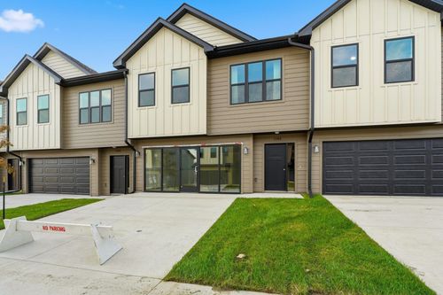 1366 Meadow Rose Pl, Waukee, IA, 50263-7909 | Card Image