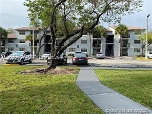 109-7195 Nw 179th St, Hialeah, FL, 33015-6122 | Card Image